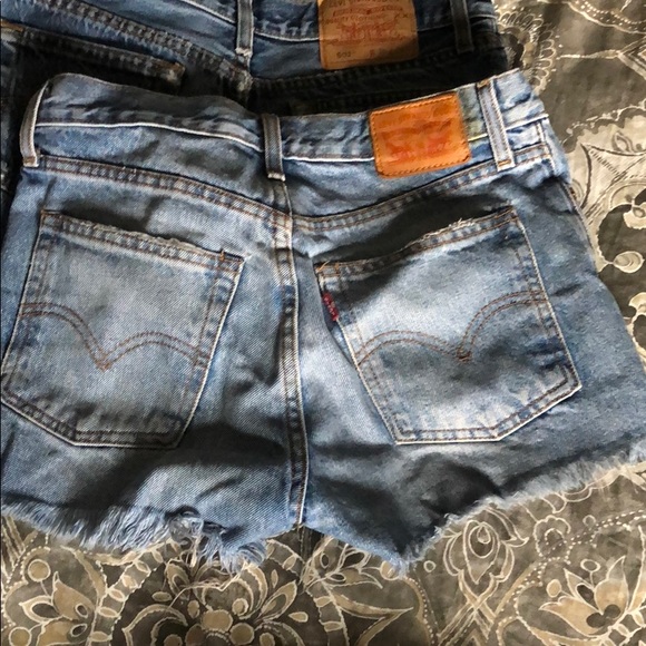 LEVI’S cutoffs bundle - Picture 7 of 8
